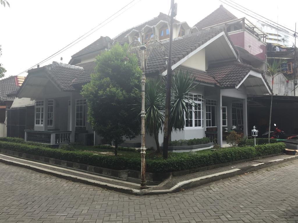Pele Guesthouse Μπαντούνγκ Εξωτερικό φωτογραφία